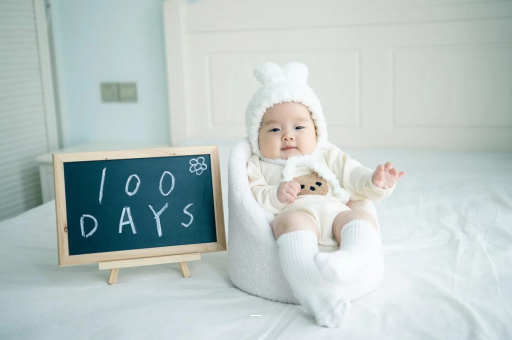 柳州四个月宝宝咬下嘴唇